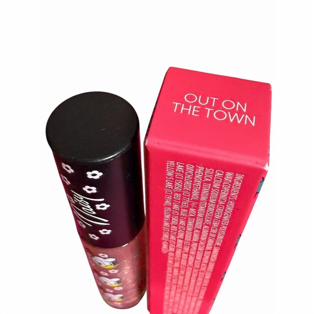 MAC x Disney Daisy Duck Lipglass Glitter Shimmer Lip Gloss OUT ON THE TOWN